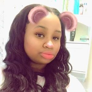 Meet your Posher, Mia